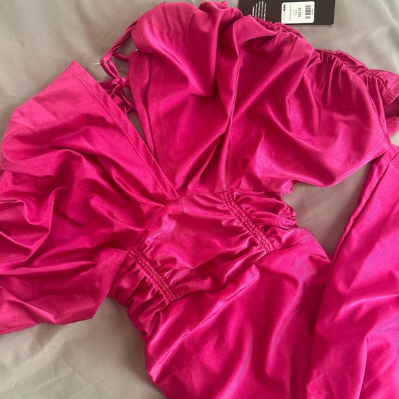 NEW: Pink Ruched Midi Dress - Picture 4 of 5